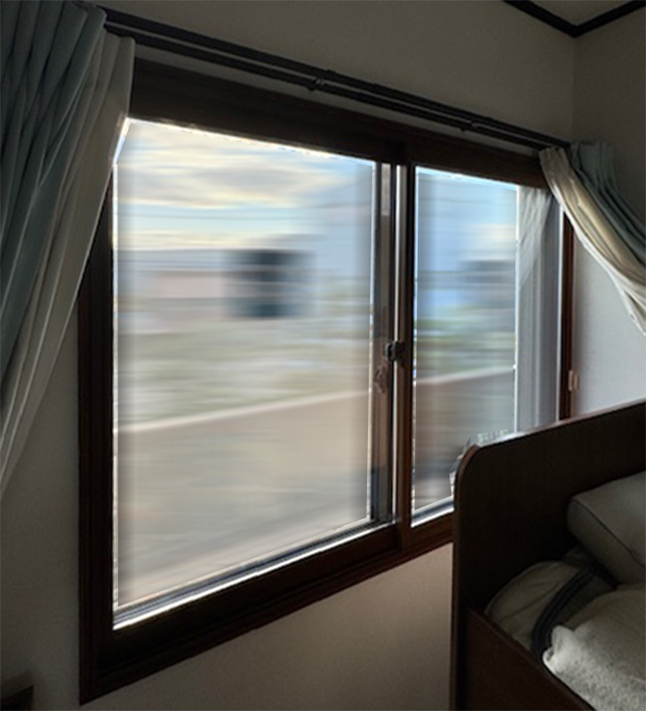 寝ている時の「窓からの冷え」をやわらげる。内窓設置で寝室の体感を改善。 画像