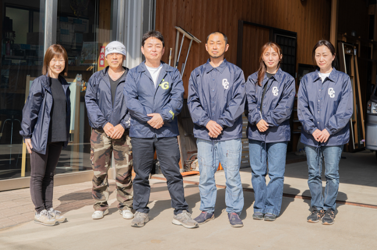 知多硝子建材　スタッフ　写真
